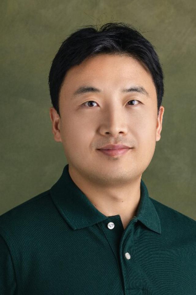 Zhonghua Liu, Associate Professor of Biostatistics specializing in genetic and causal modeling